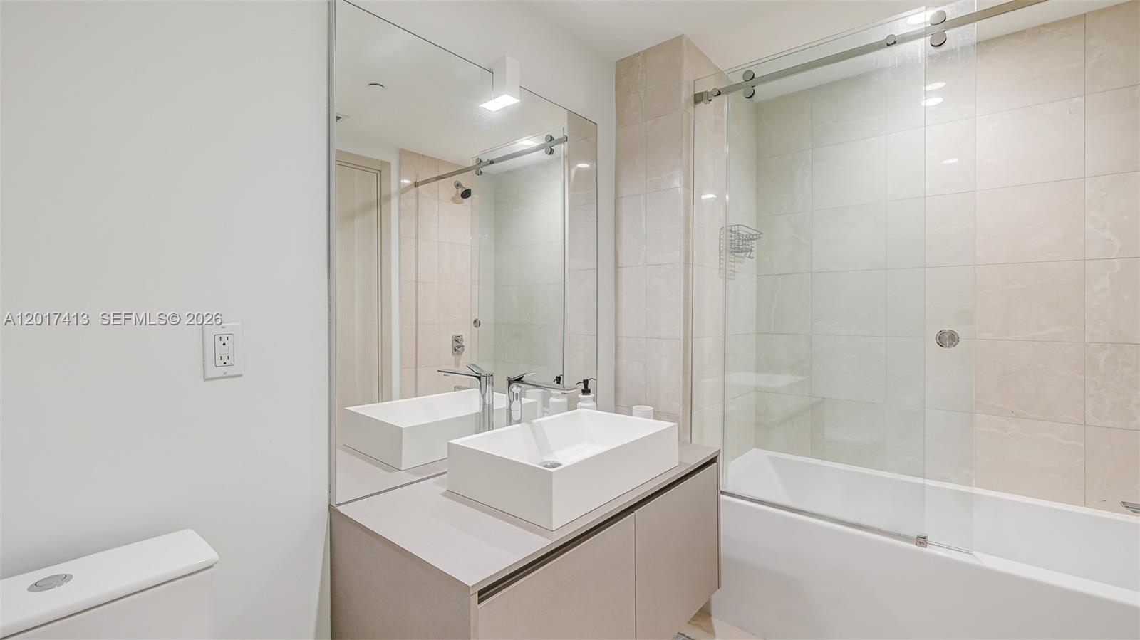 1000 Brickell Plz #3002 Miami, FL 33131