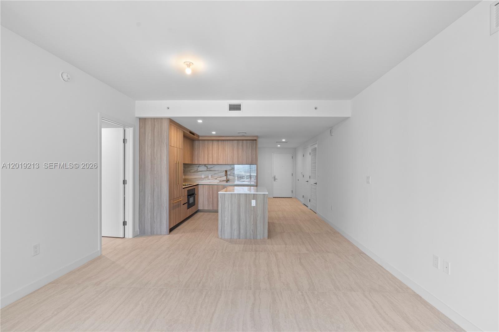 77 SE 5th #3702 Miami, FL 33131