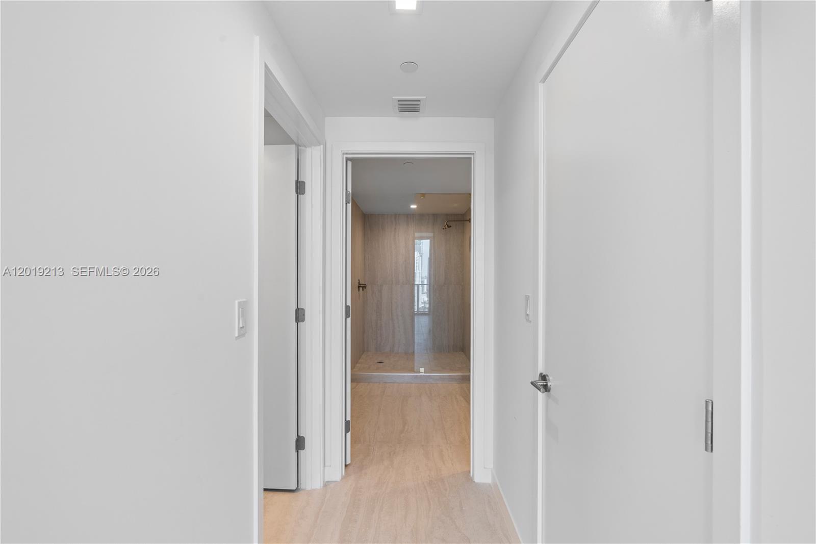 77 SE 5th #3702 Miami, FL 33131