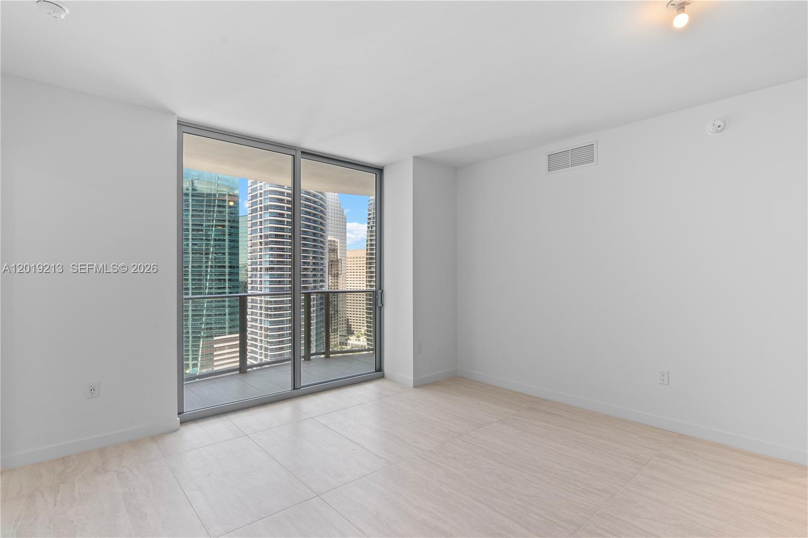 77 SE 5th #3702 Miami, FL 33131
