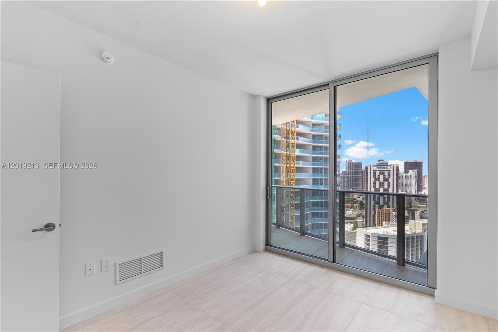 77 SE 5th #3702 Miami, FL 33131