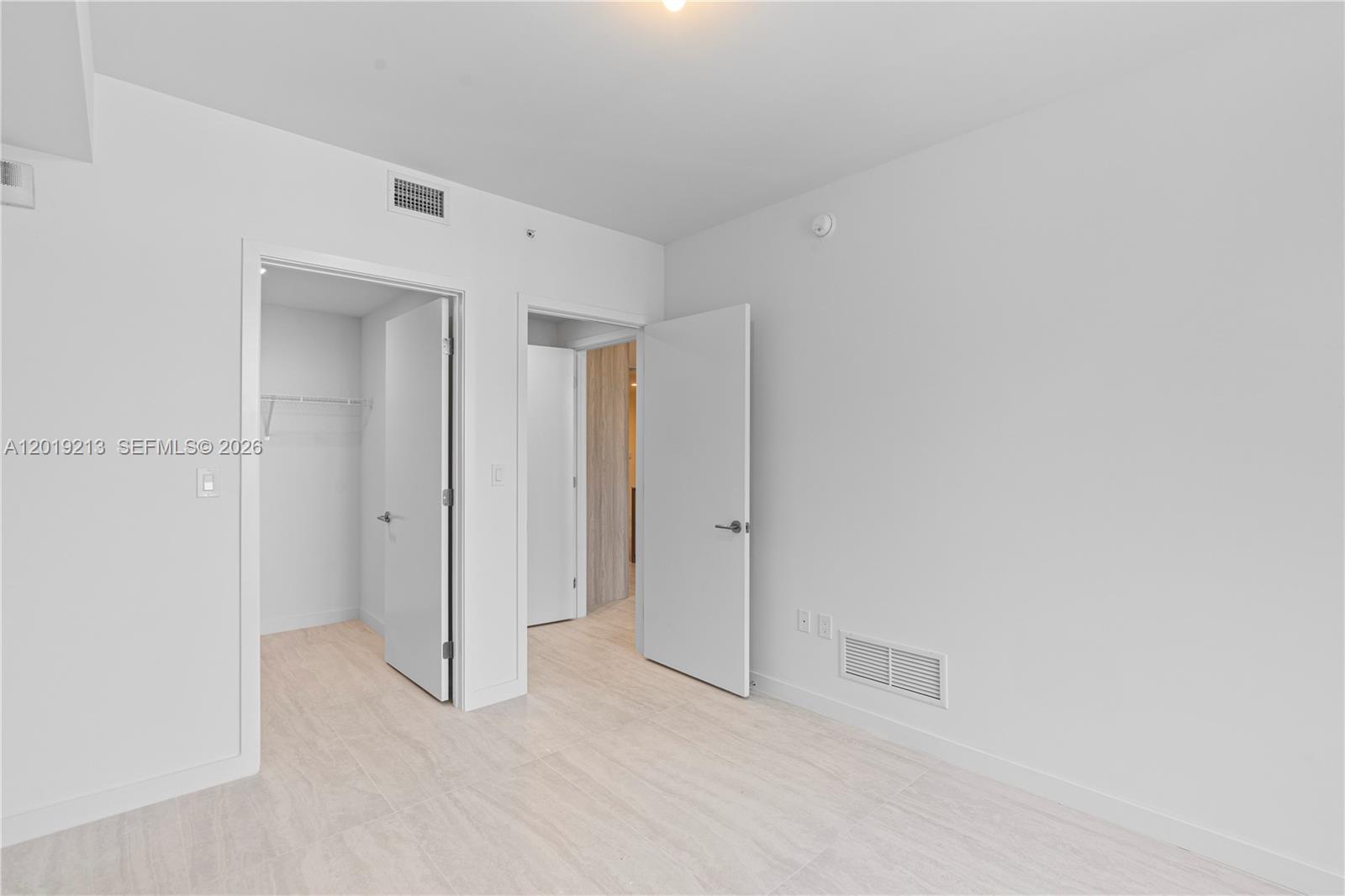 77 SE 5th #3702 Miami, FL 33131