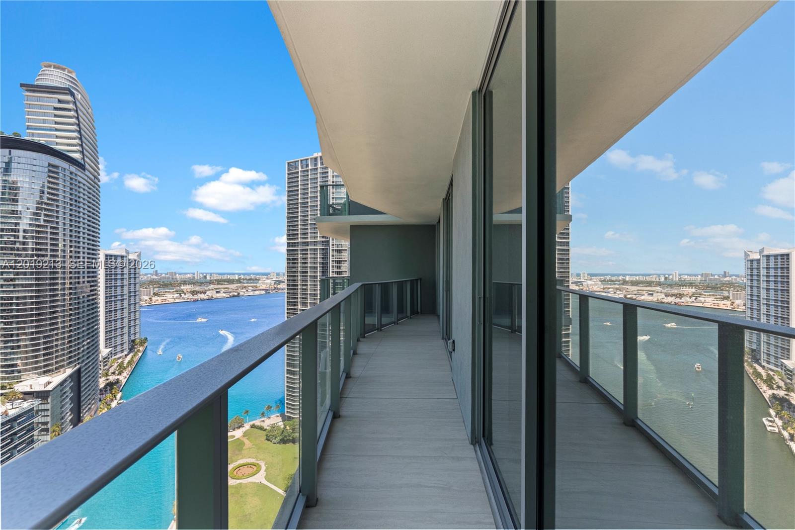 77 SE 5th #3702 Miami, FL 33131