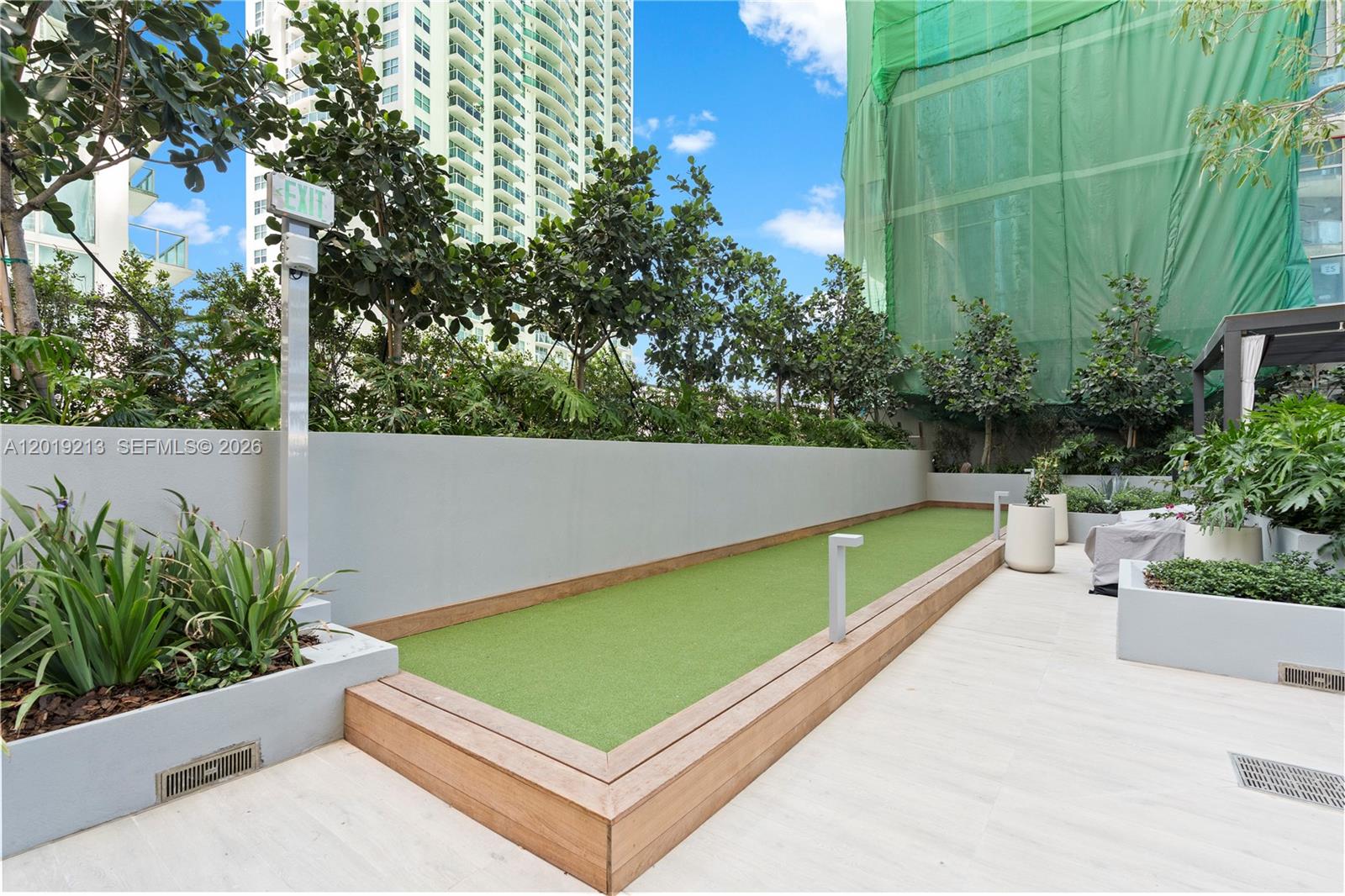 77 SE 5th #3702 Miami, FL 33131
