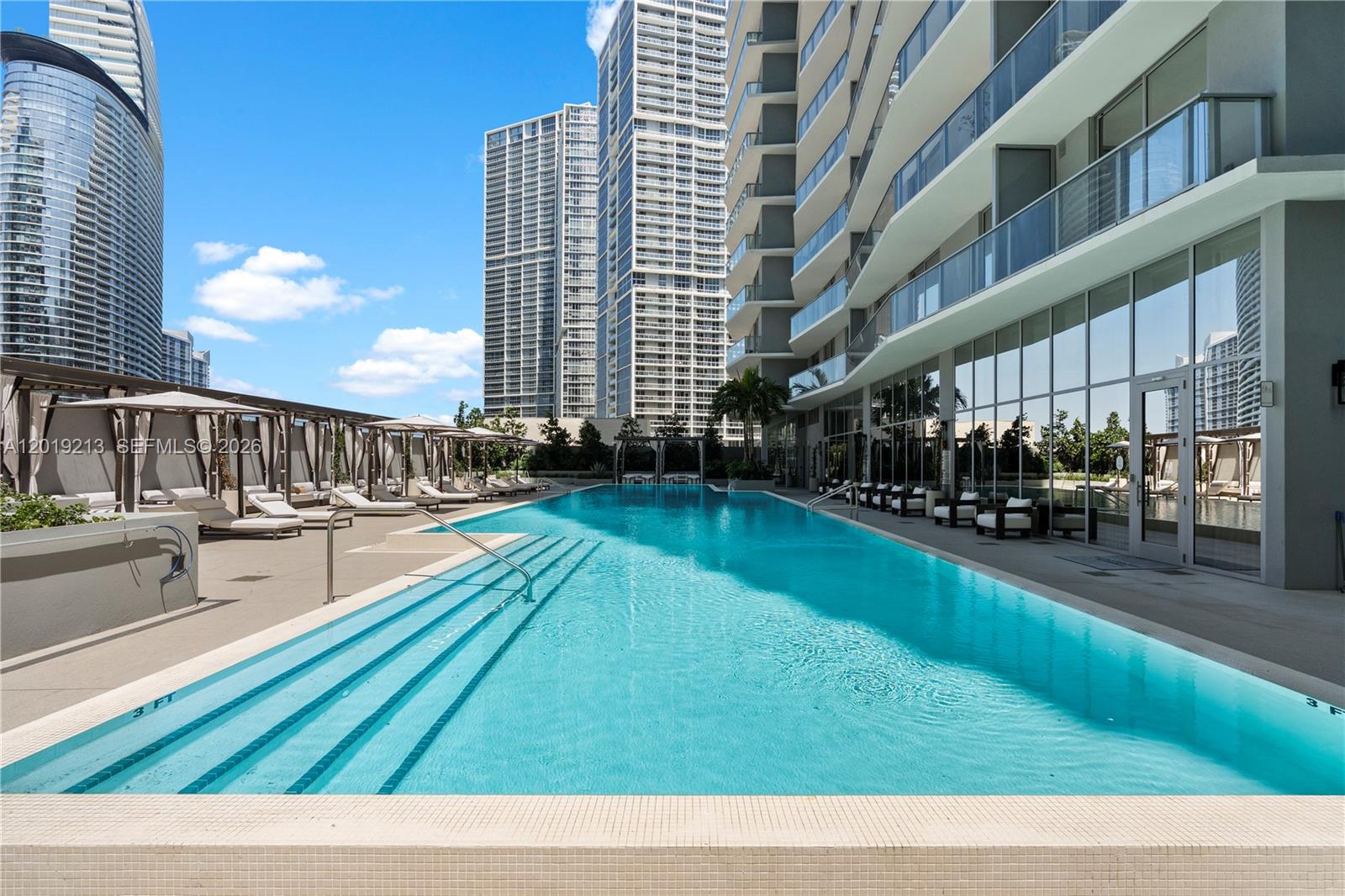 77 SE 5th #3702 Miami, FL 33131