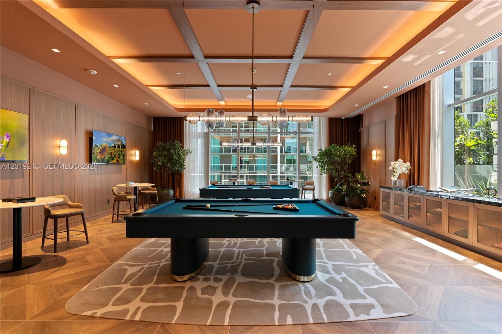 77 SE 5th #3702 Miami, FL 33131