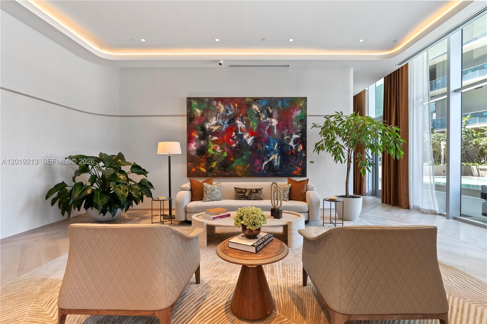 77 SE 5th #3702 Miami, FL 33131