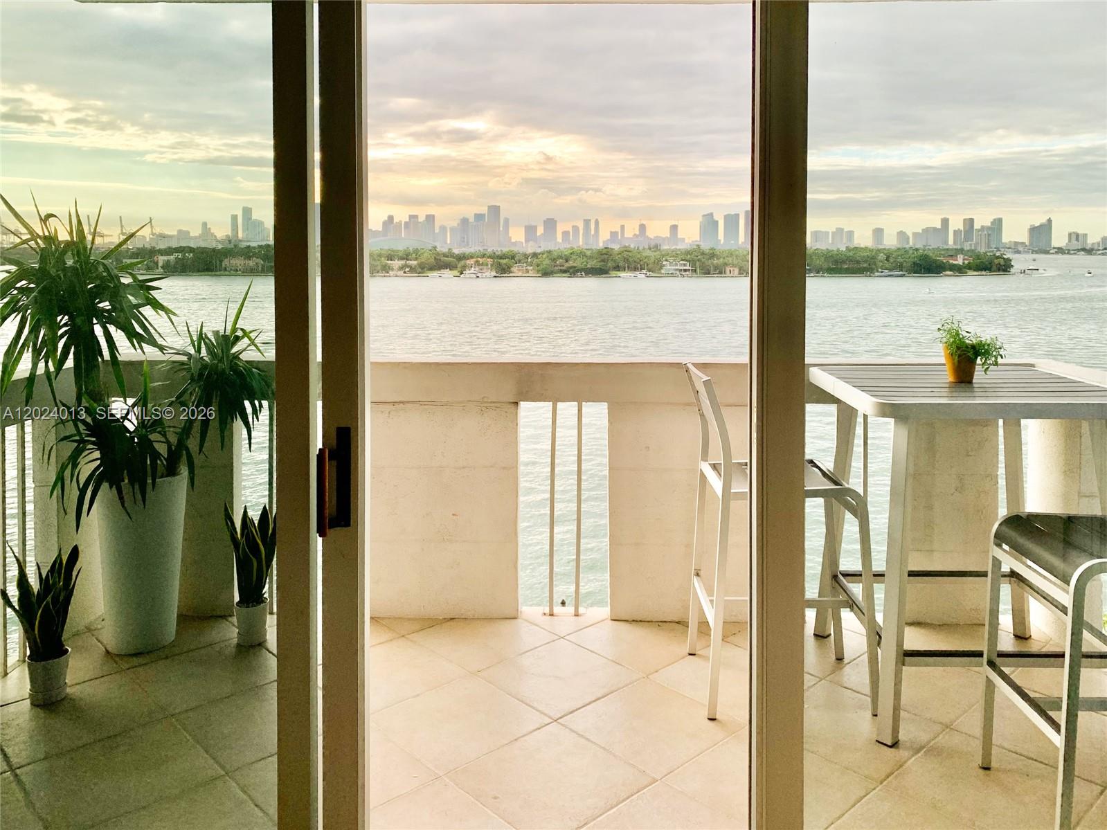 800 West Ave #823