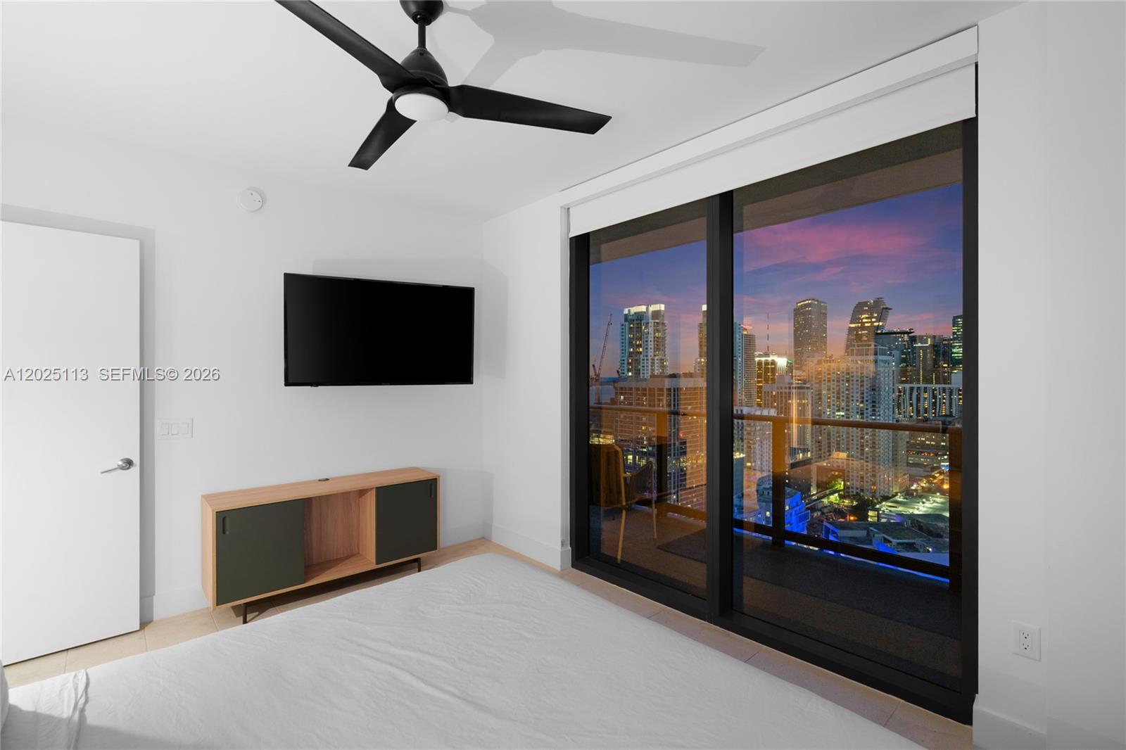 159 NE 6th St #3105 Miami, FL 33132