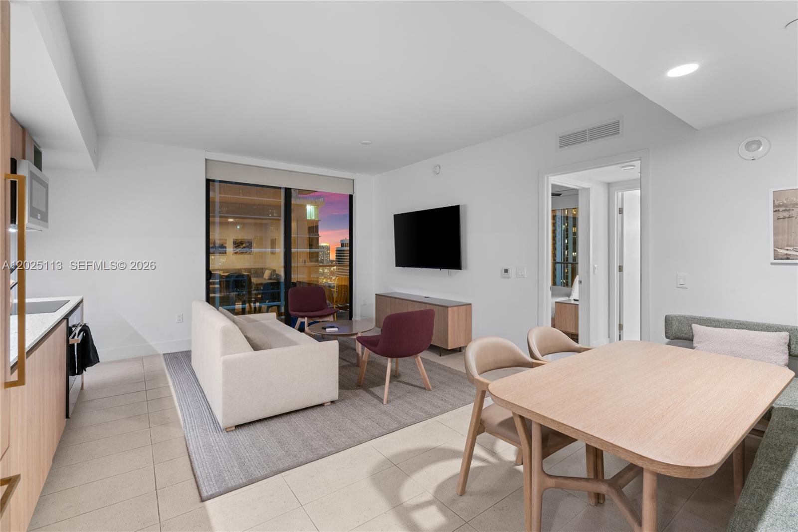 159 NE 6th St #3105 Miami, FL 33132