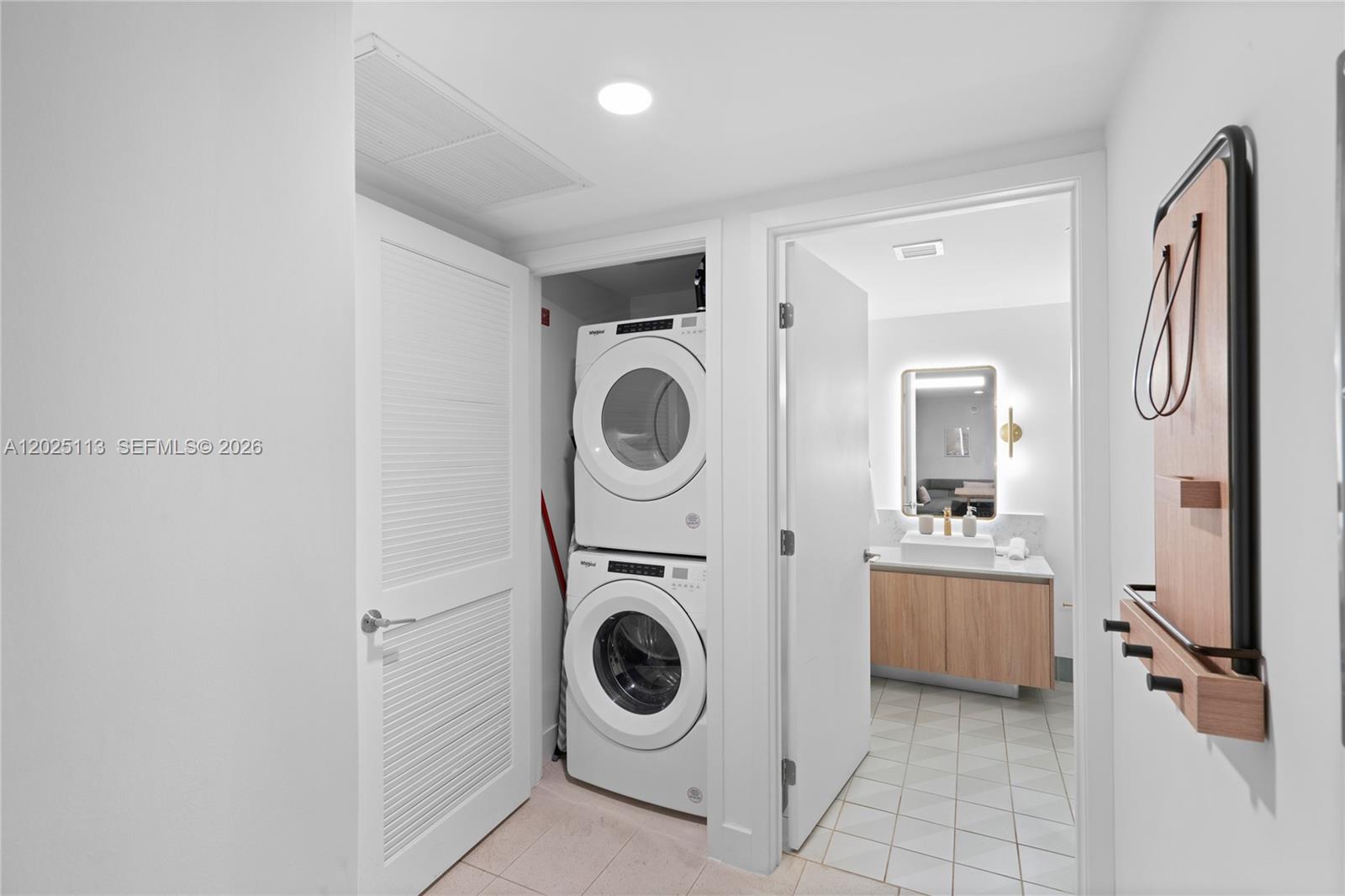 159 NE 6th St #3105 Miami, FL 33132