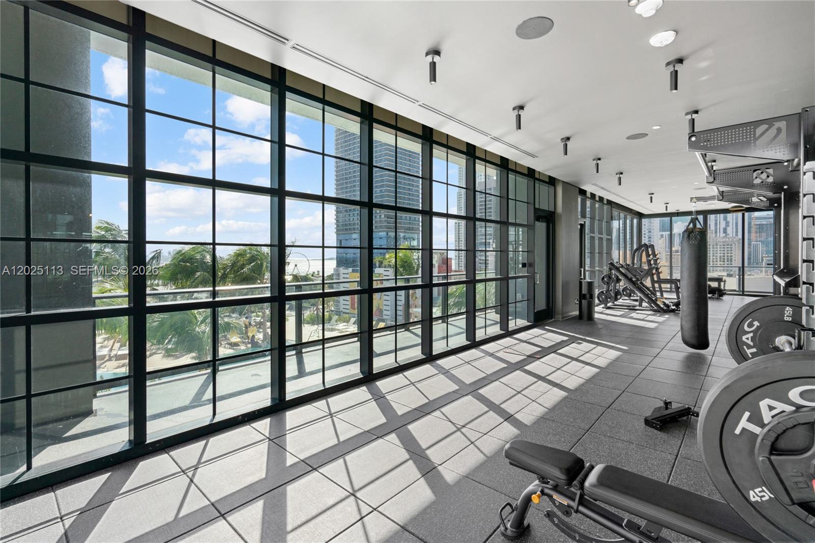 159 NE 6th St #3105 Miami, FL 33132