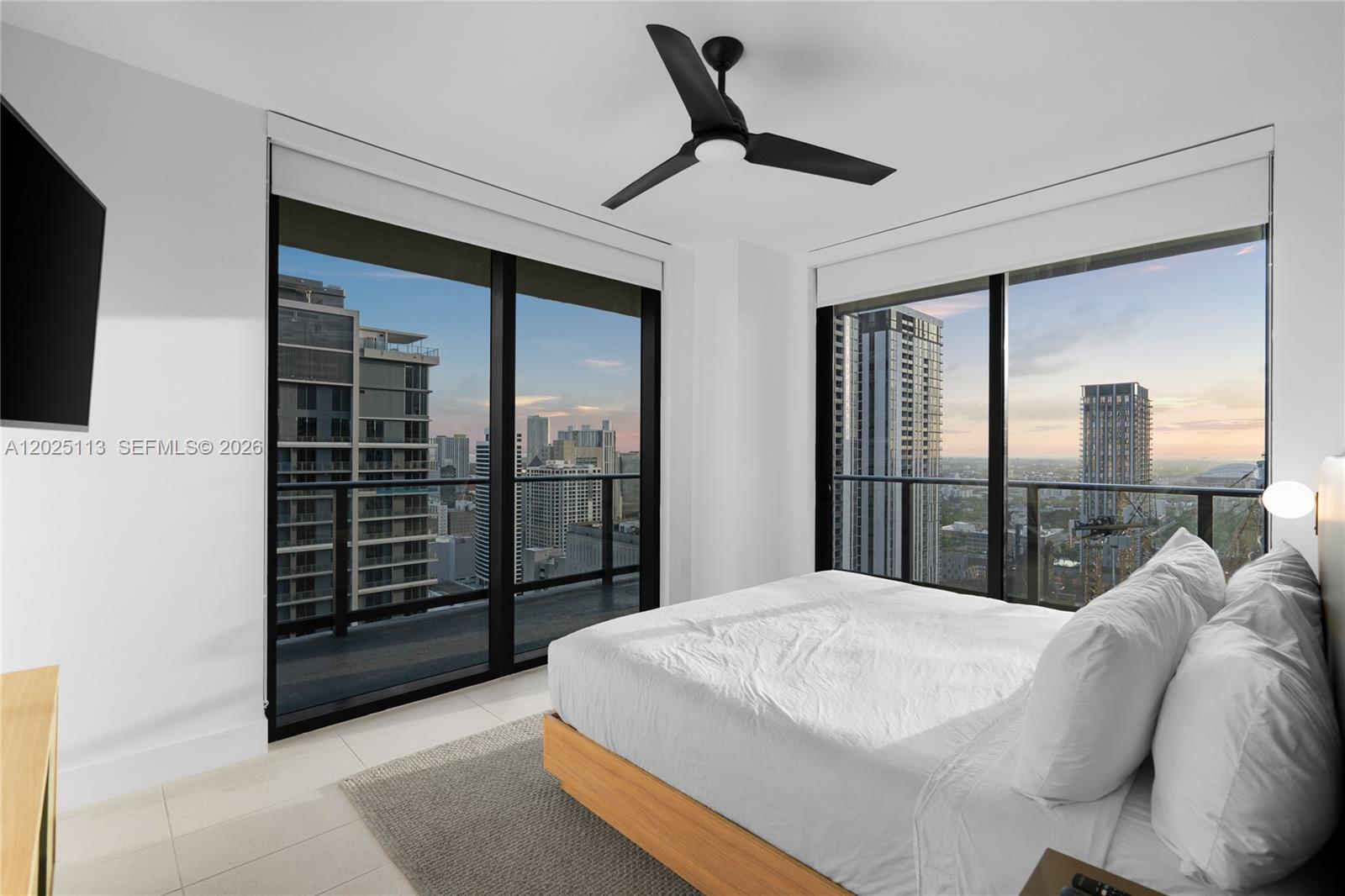 159 NE 6th St #3105 Miami, FL 33132