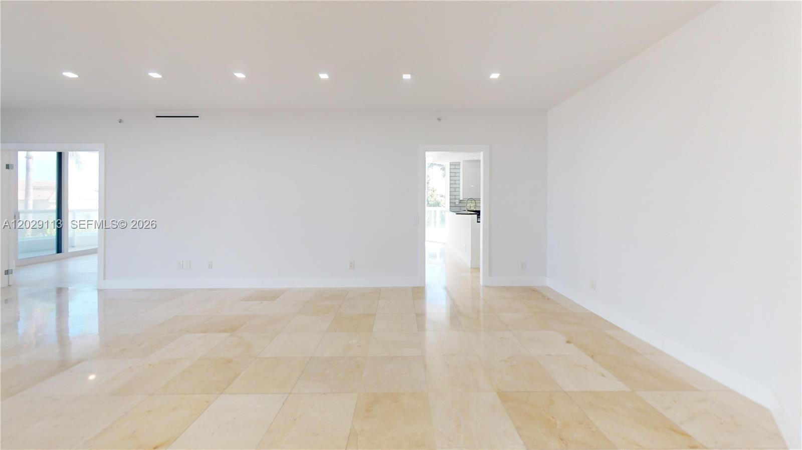 21050 NE 38th #305 Aventura, FL 33180