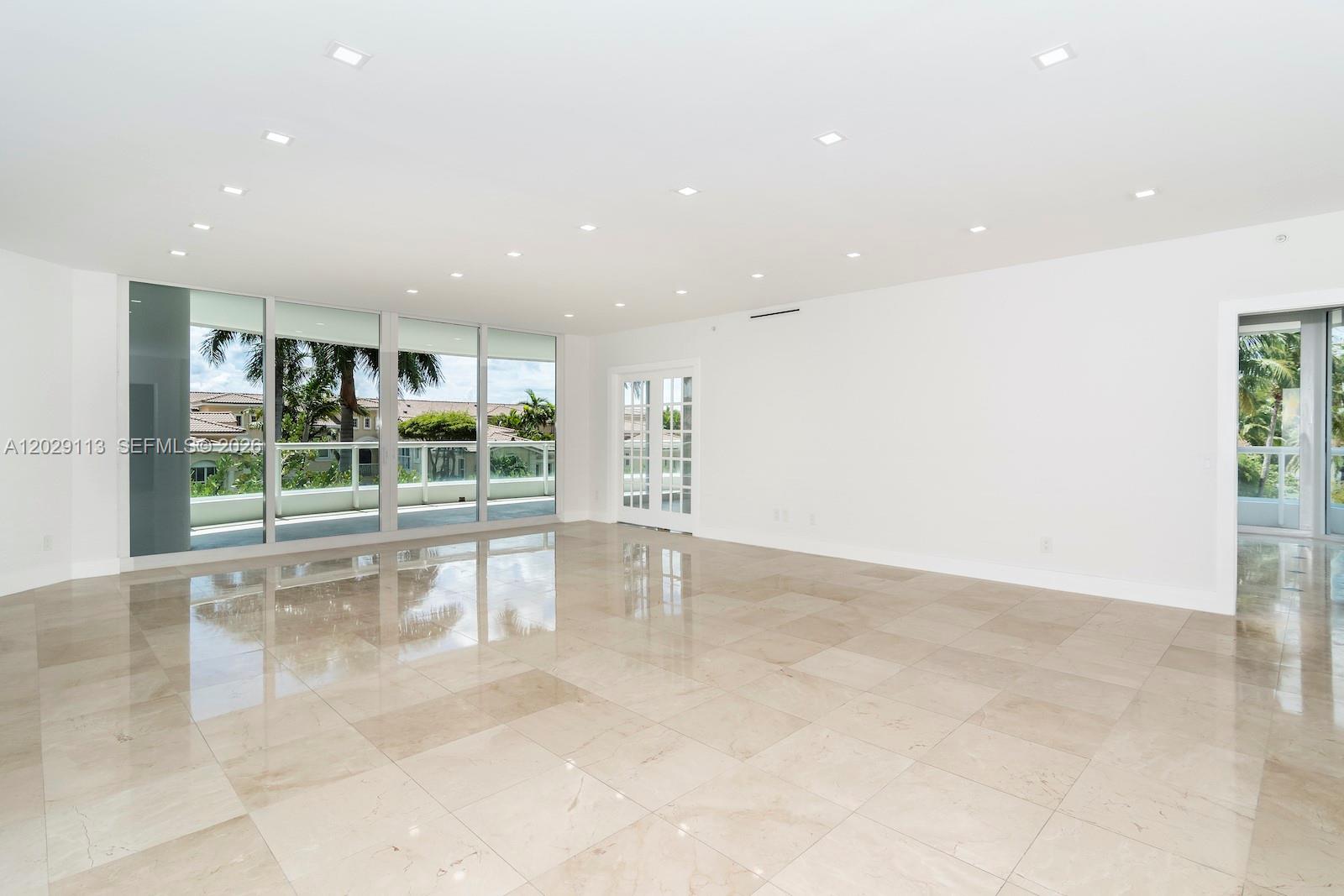 21050 NE 38th #305 Aventura, FL 33180