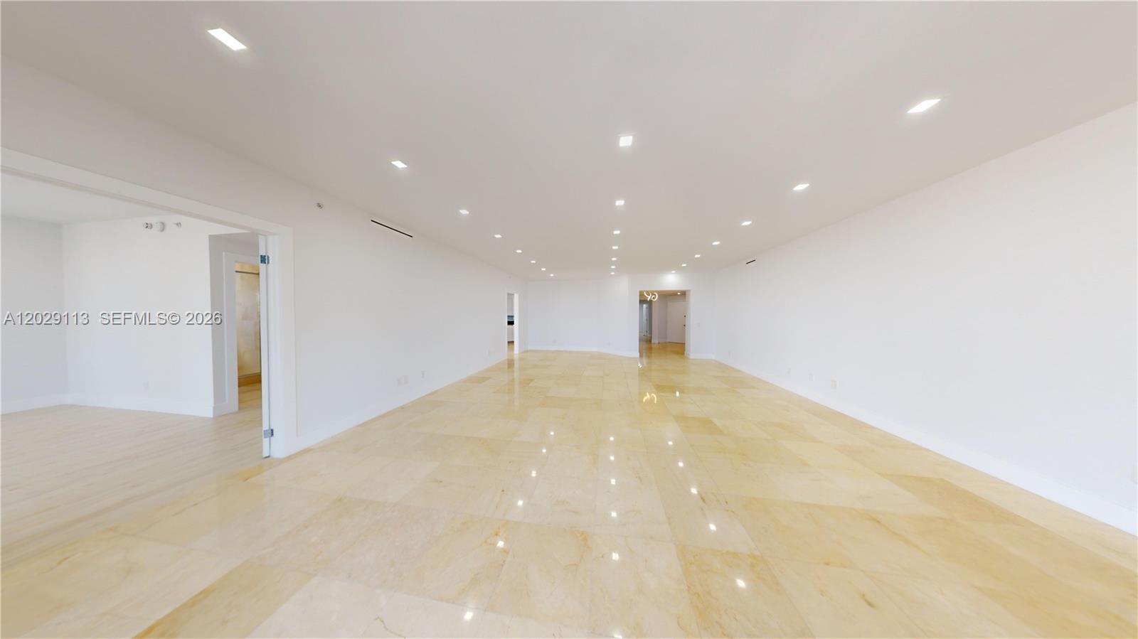 21050 NE 38th #305 Aventura, FL 33180