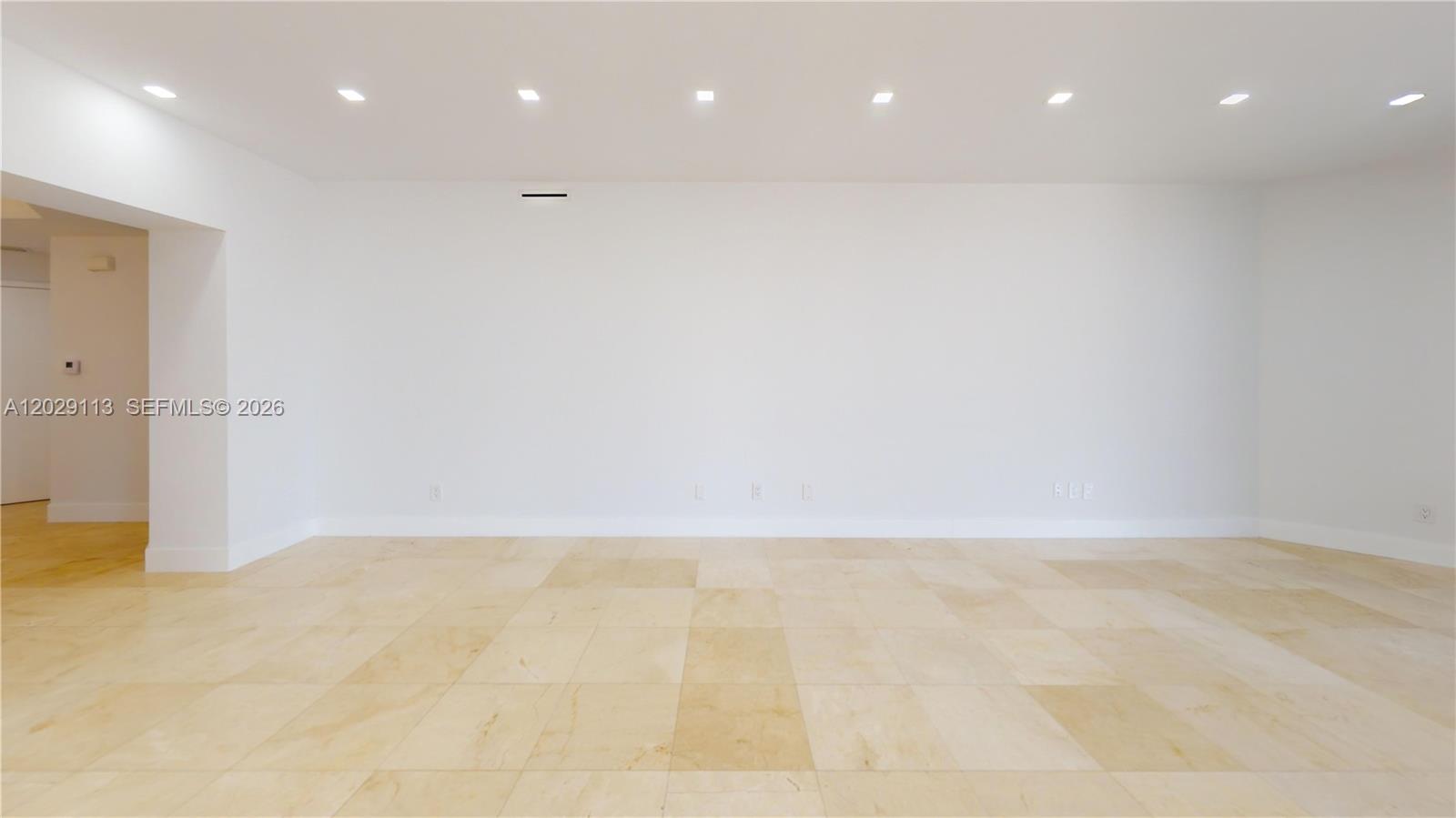 21050 NE 38th #305 Aventura, FL 33180