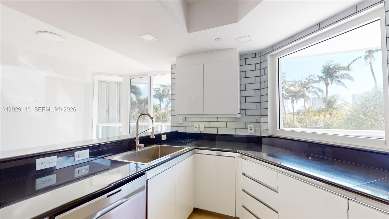 21050 NE 38th #305 Aventura, FL 33180