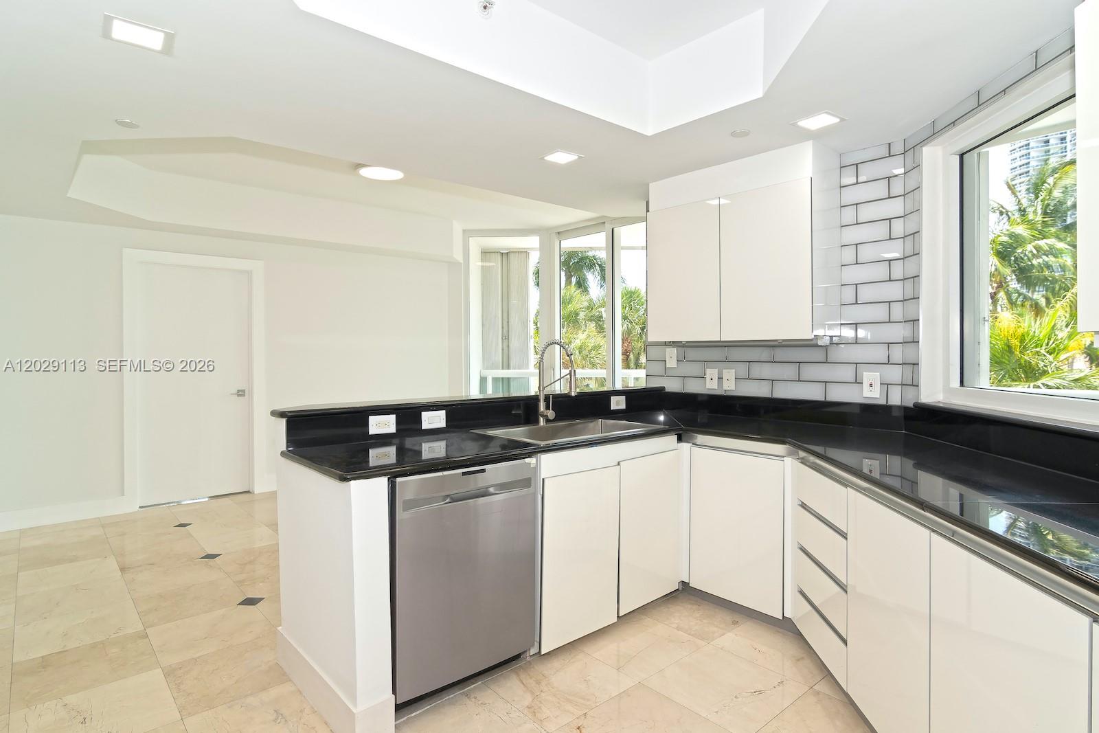 21050 NE 38th #305 Aventura, FL 33180