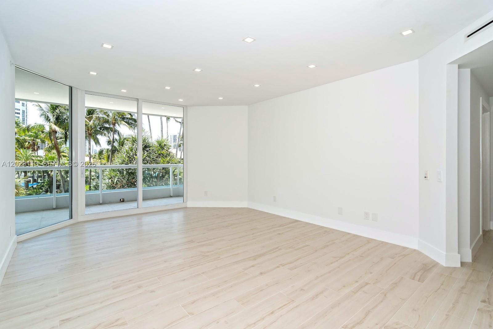 21050 NE 38th #305 Aventura, FL 33180