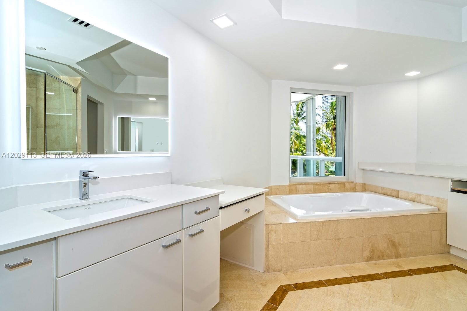 21050 NE 38th #305 Aventura, FL 33180