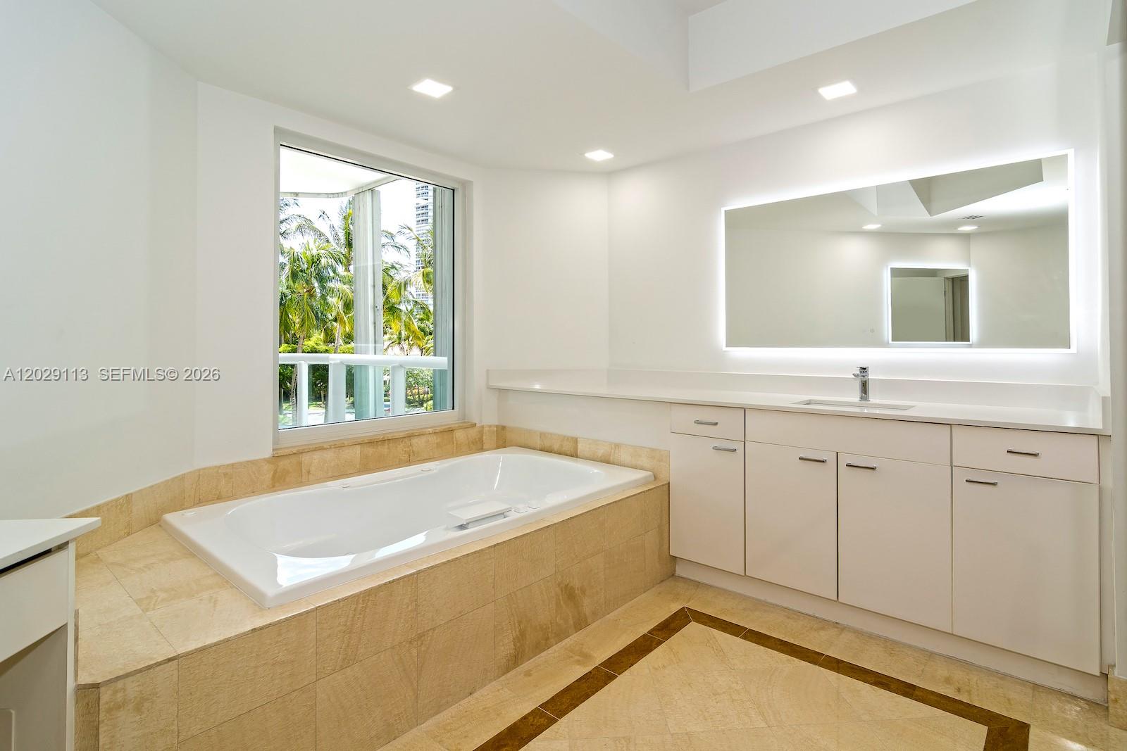 21050 NE 38th #305 Aventura, FL 33180