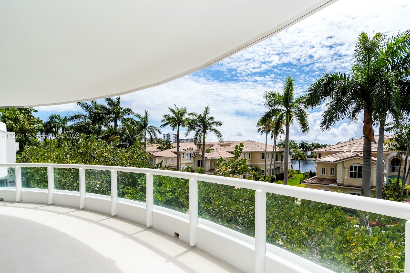 21050 NE 38th #305 Aventura, FL 33180