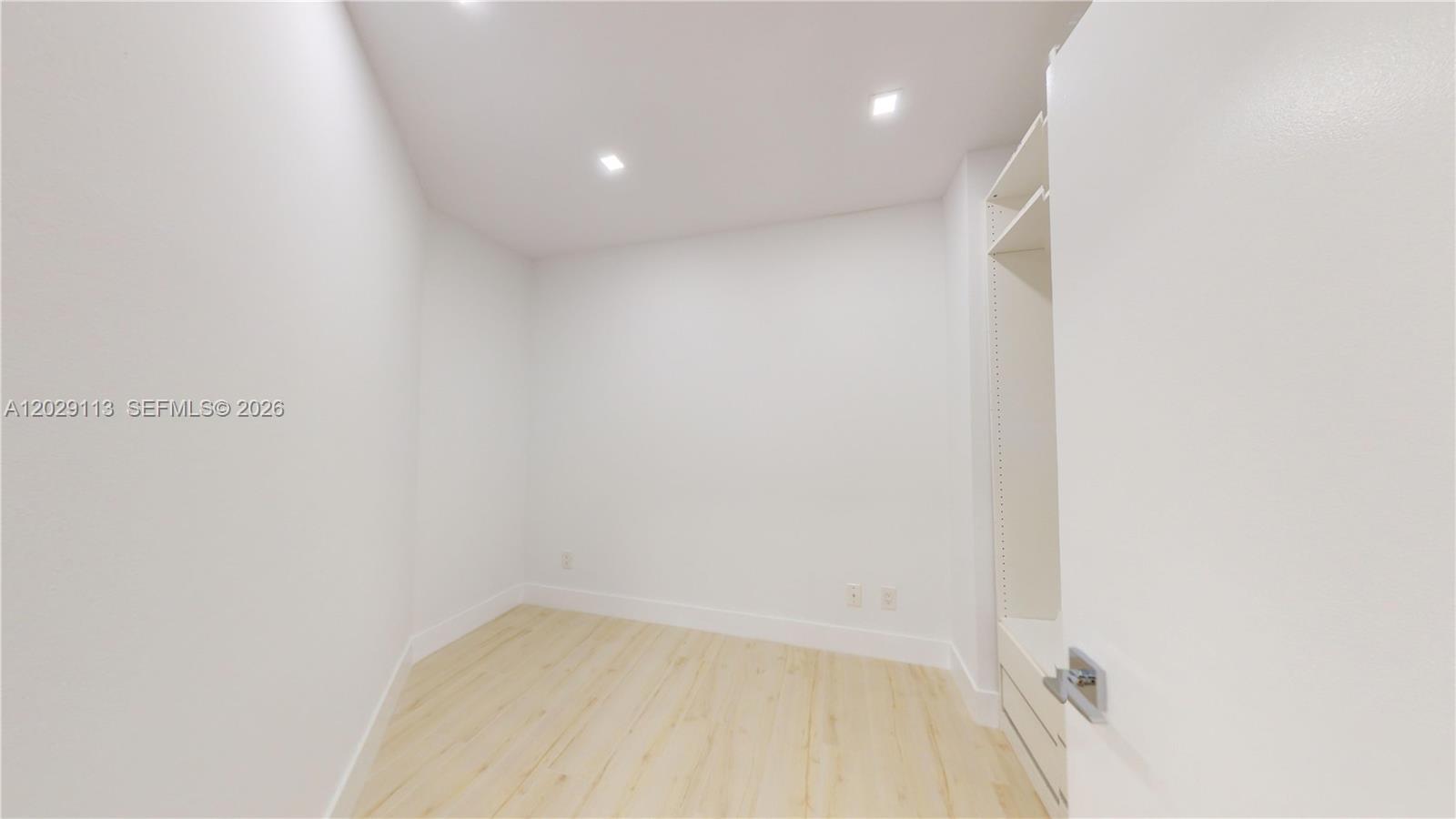 21050 NE 38th #305 Aventura, FL 33180