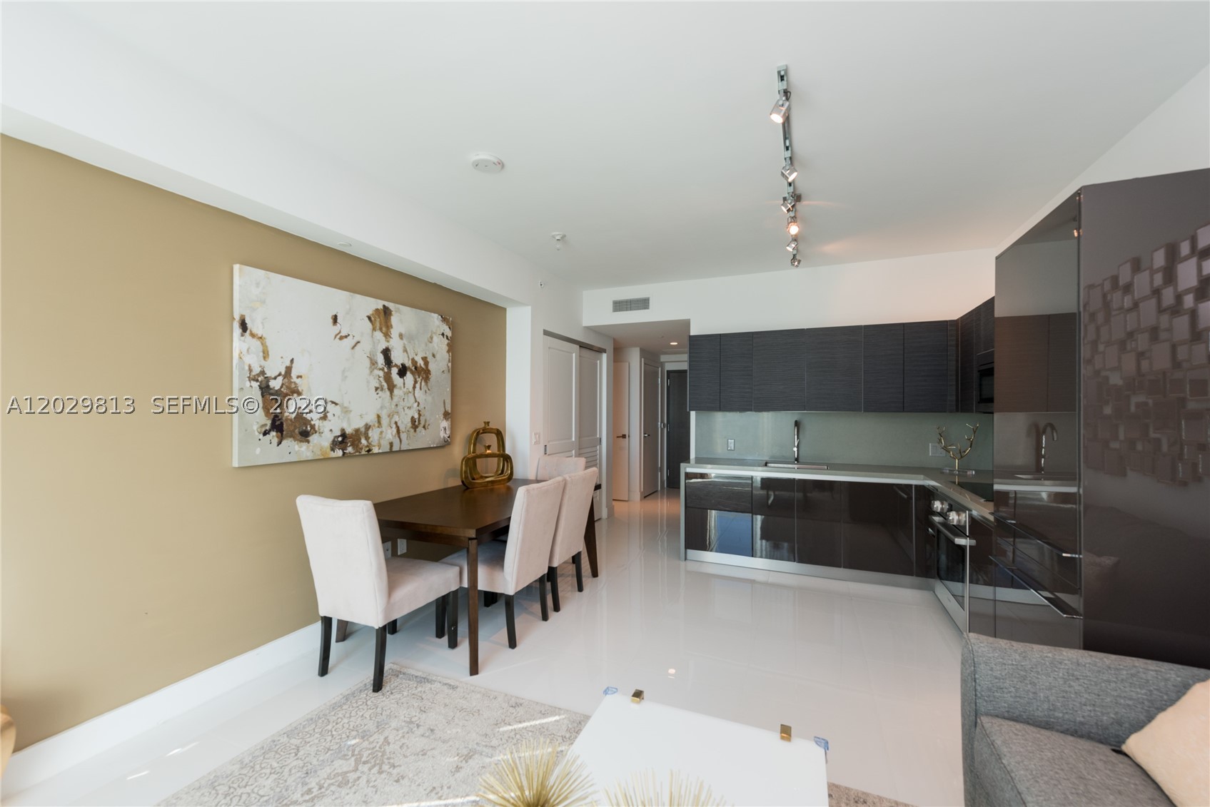 image The Bond on Brickell10