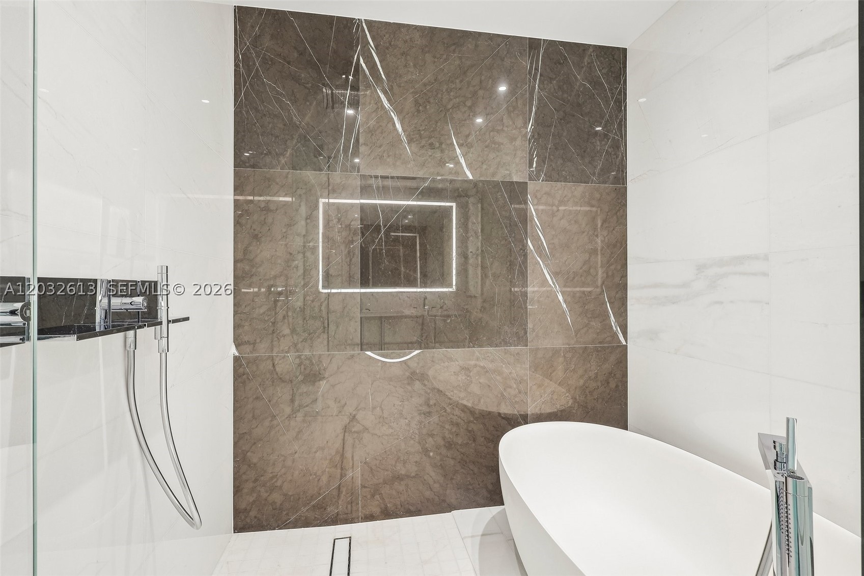 image Aston Martin Residences29