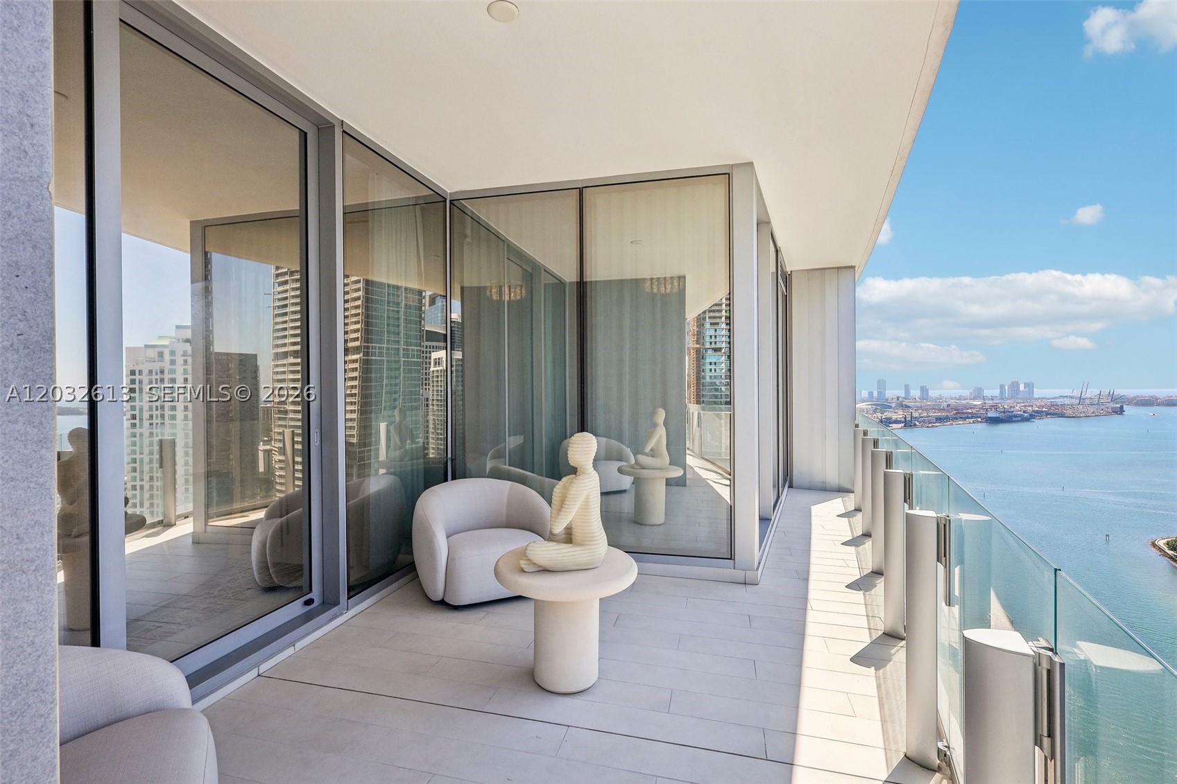 image Aston Martin Residences35