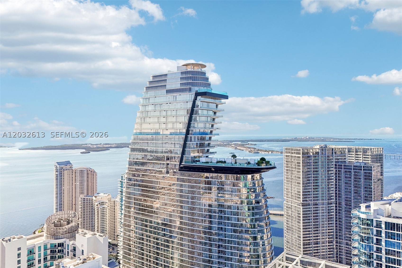 image Aston Martin Residences38