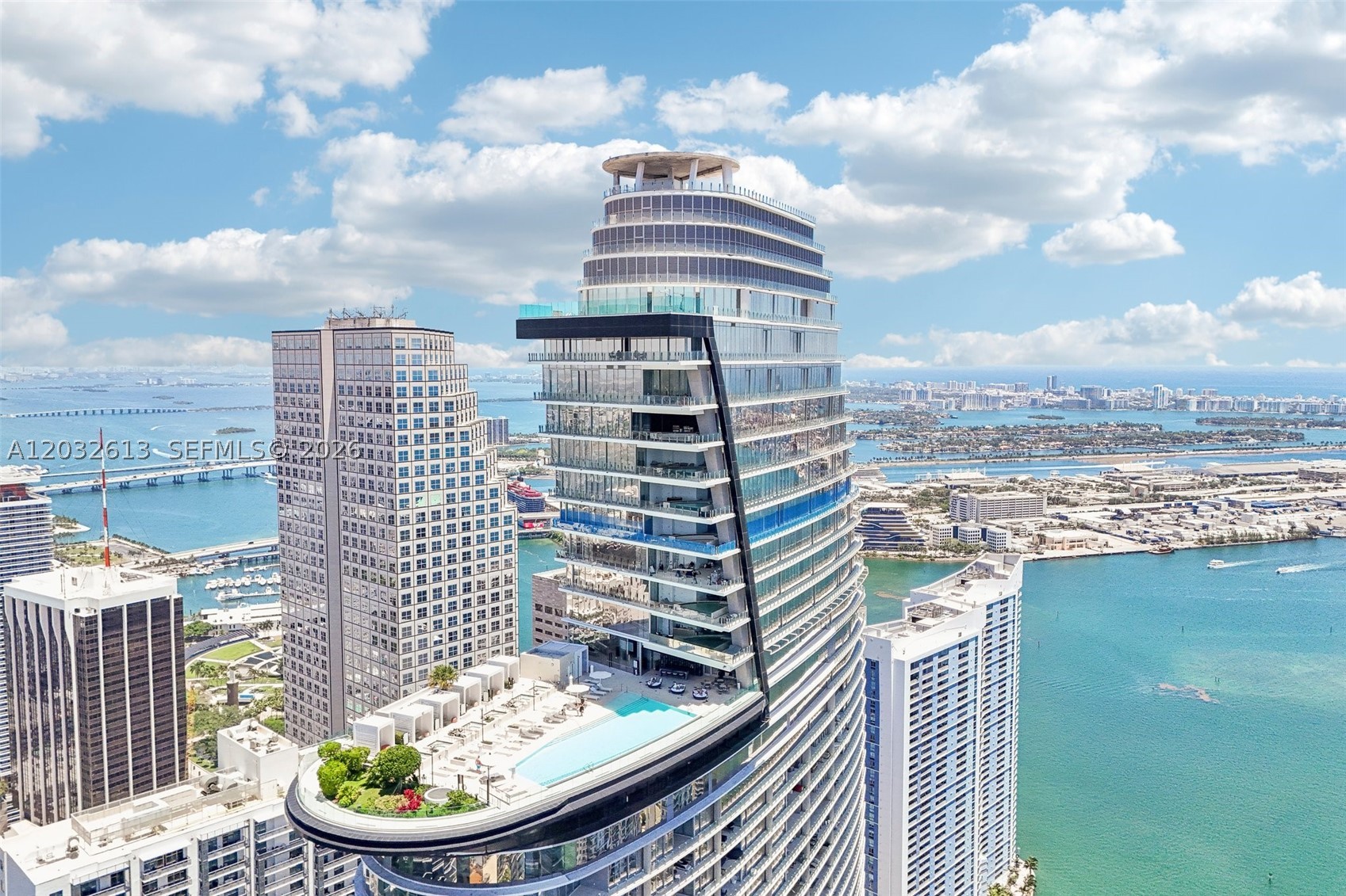 image Aston Martin Residences39