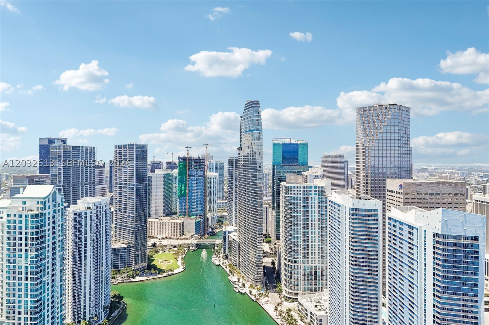 image Aston Martin Residences40