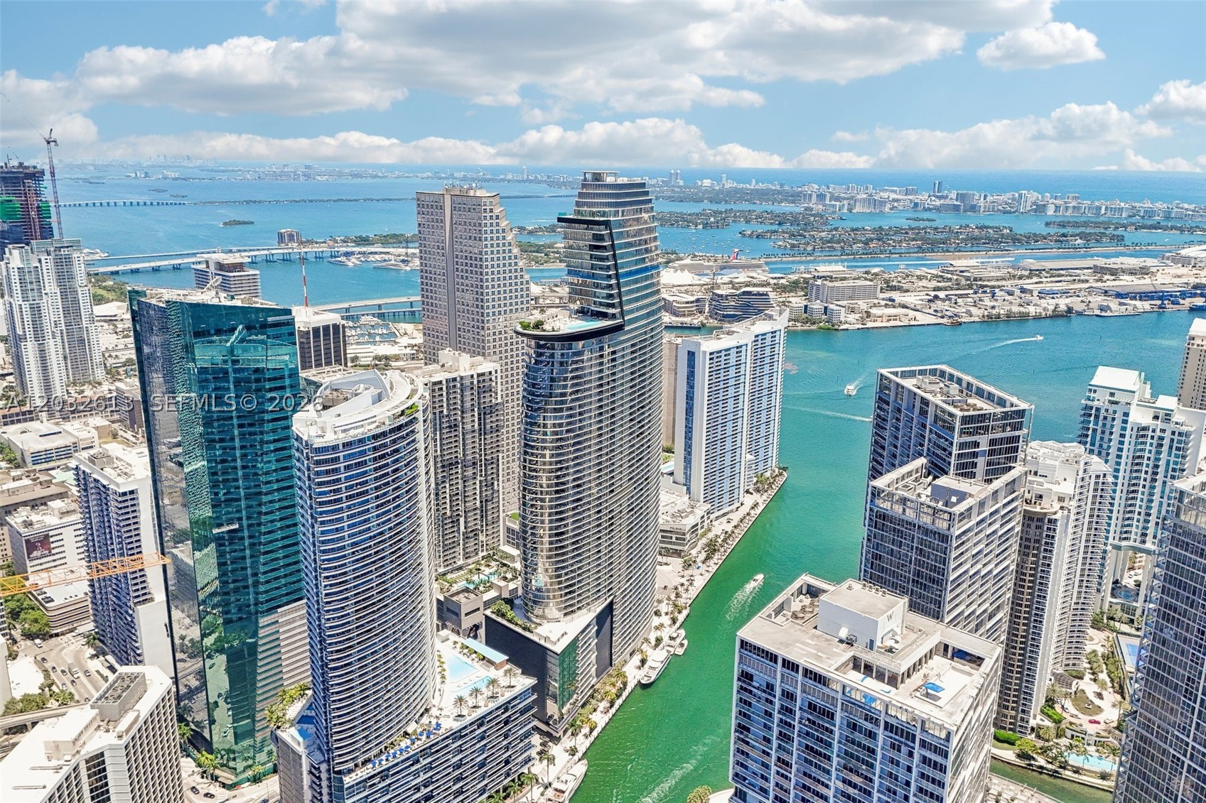 image Aston Martin Residences42