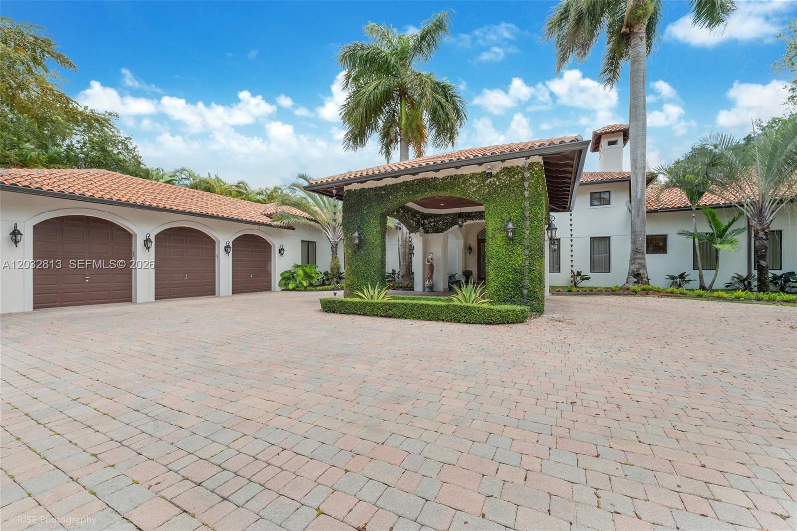 7405 SW 104th Pinecrest, FL 33156
