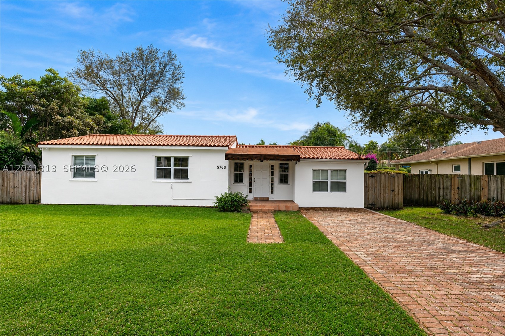 5760 SW 51st St