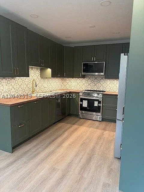 3053 SW 21st St Miami, FL 33145