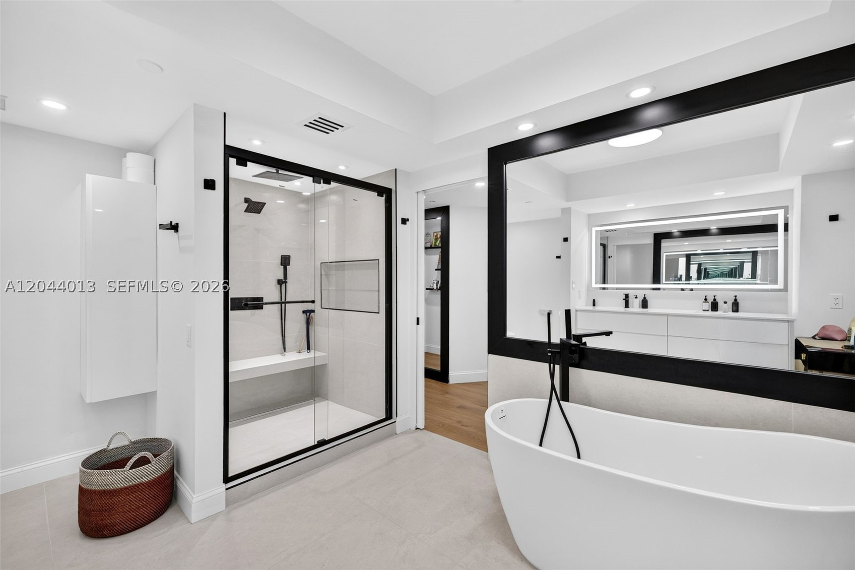 image Hamptons West40