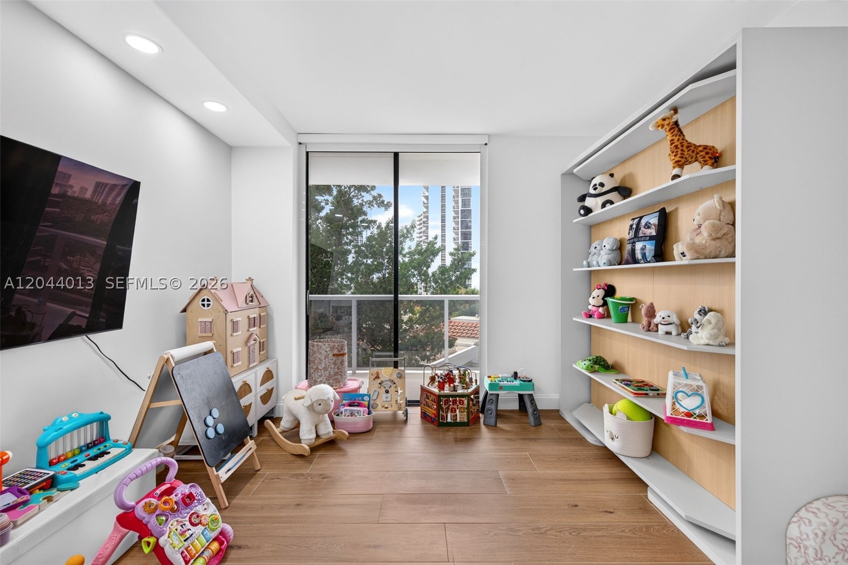 image Hamptons West50