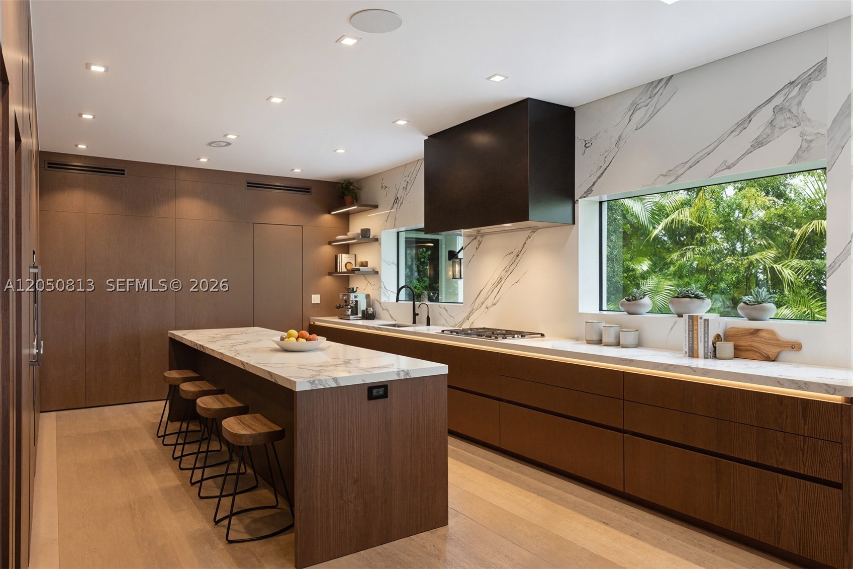5401 Pine Tree Dr #5401 Miami Beach, FL 33140