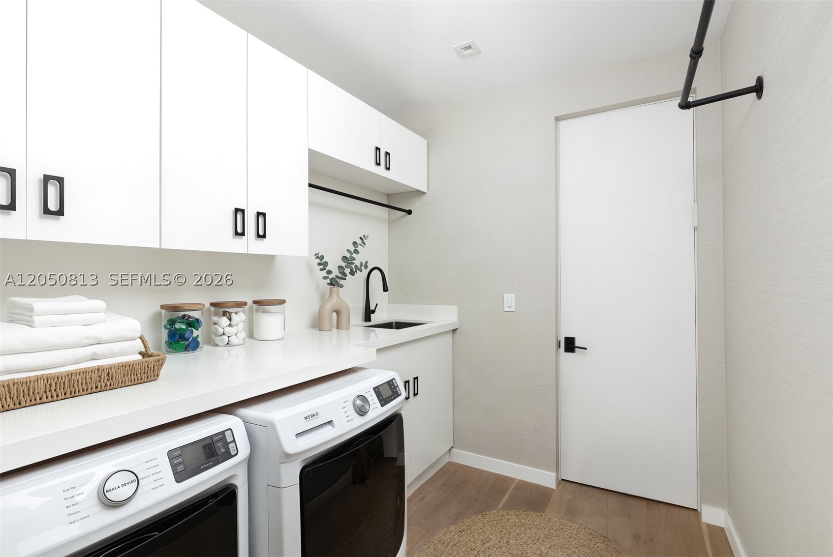 5401 Pine Tree Dr #5401 Miami Beach, FL 33140