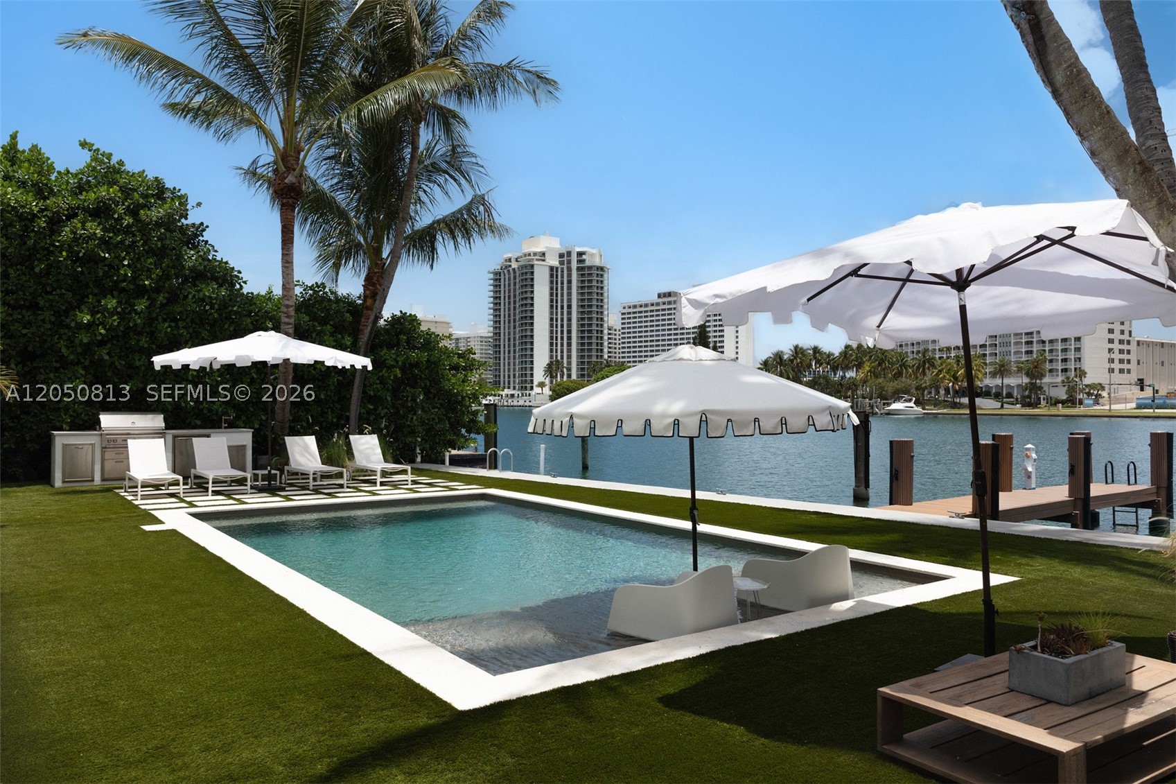 5401 Pine Tree Dr #5401 Miami Beach, FL 33140