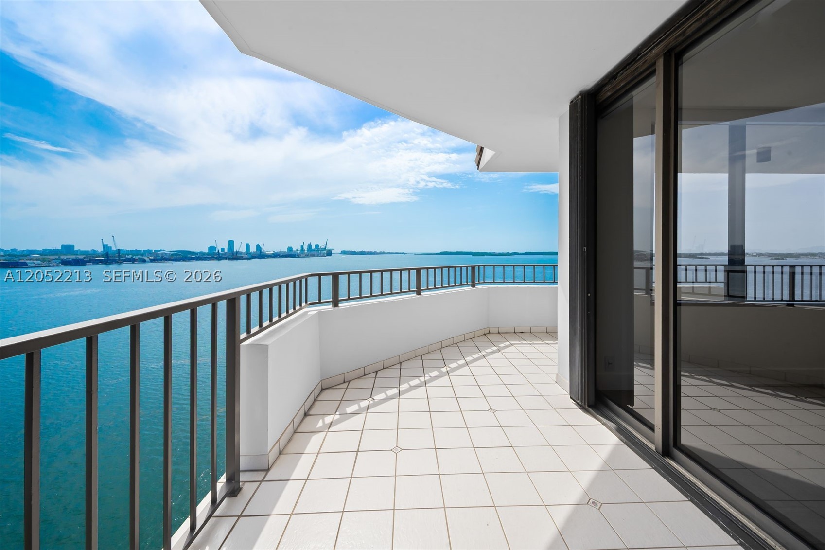 image Brickell Key One4