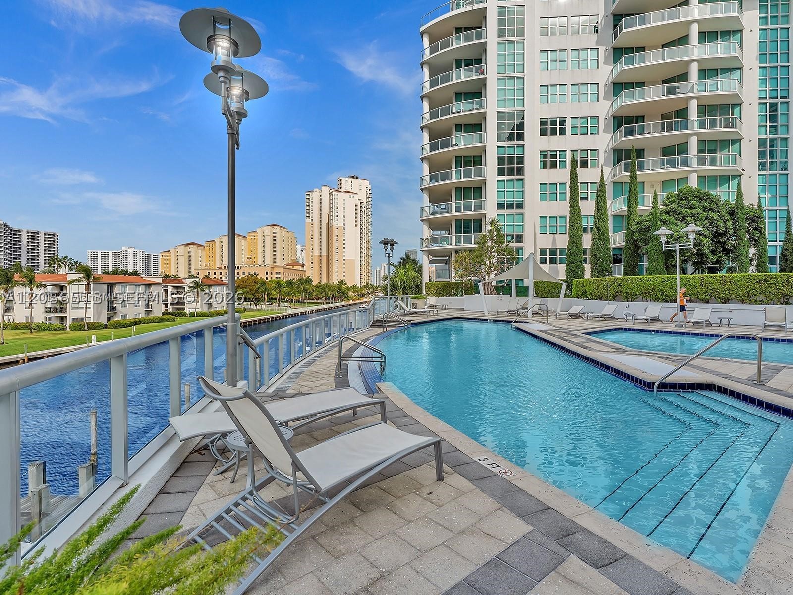 image The Atrium at Aventura44