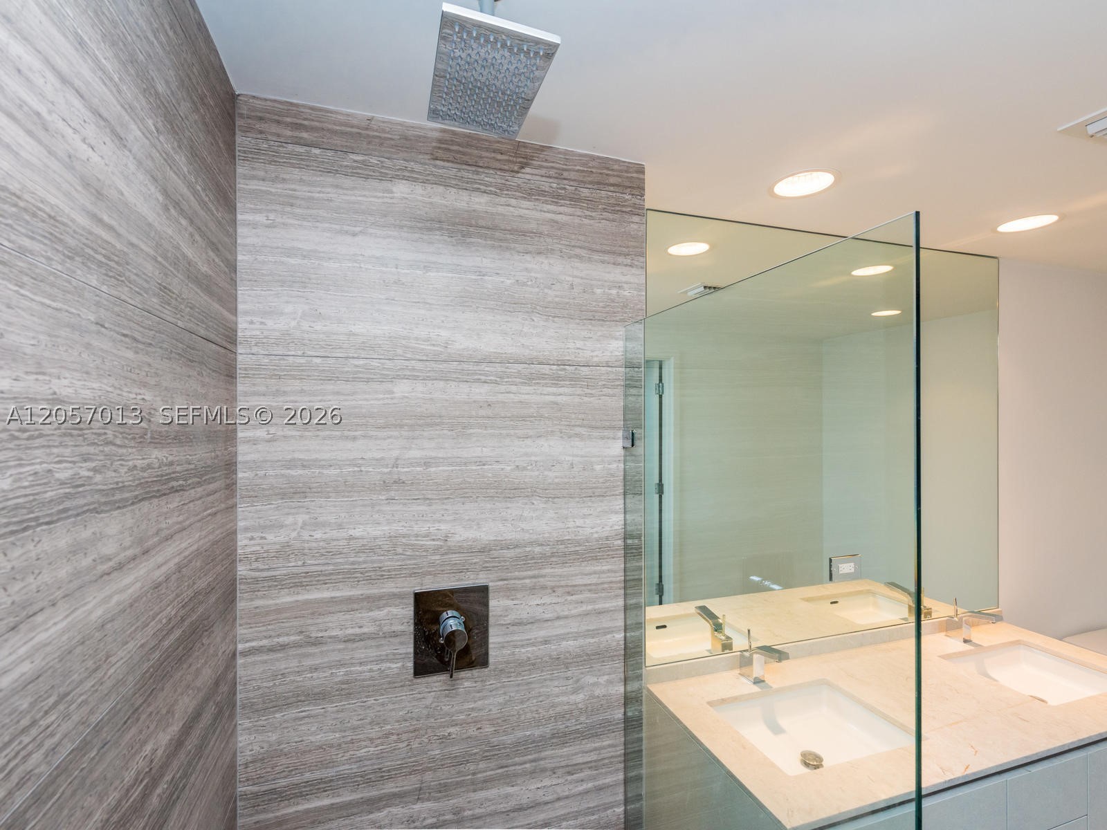 image 1010 Brickell32