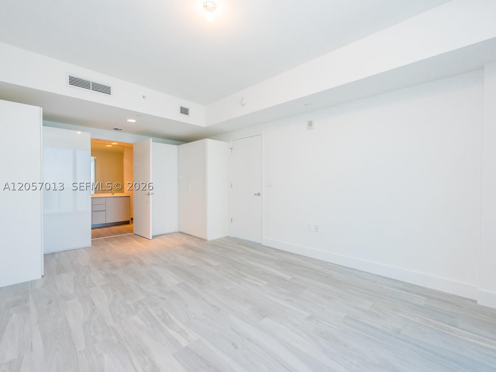 image 1010 Brickell34