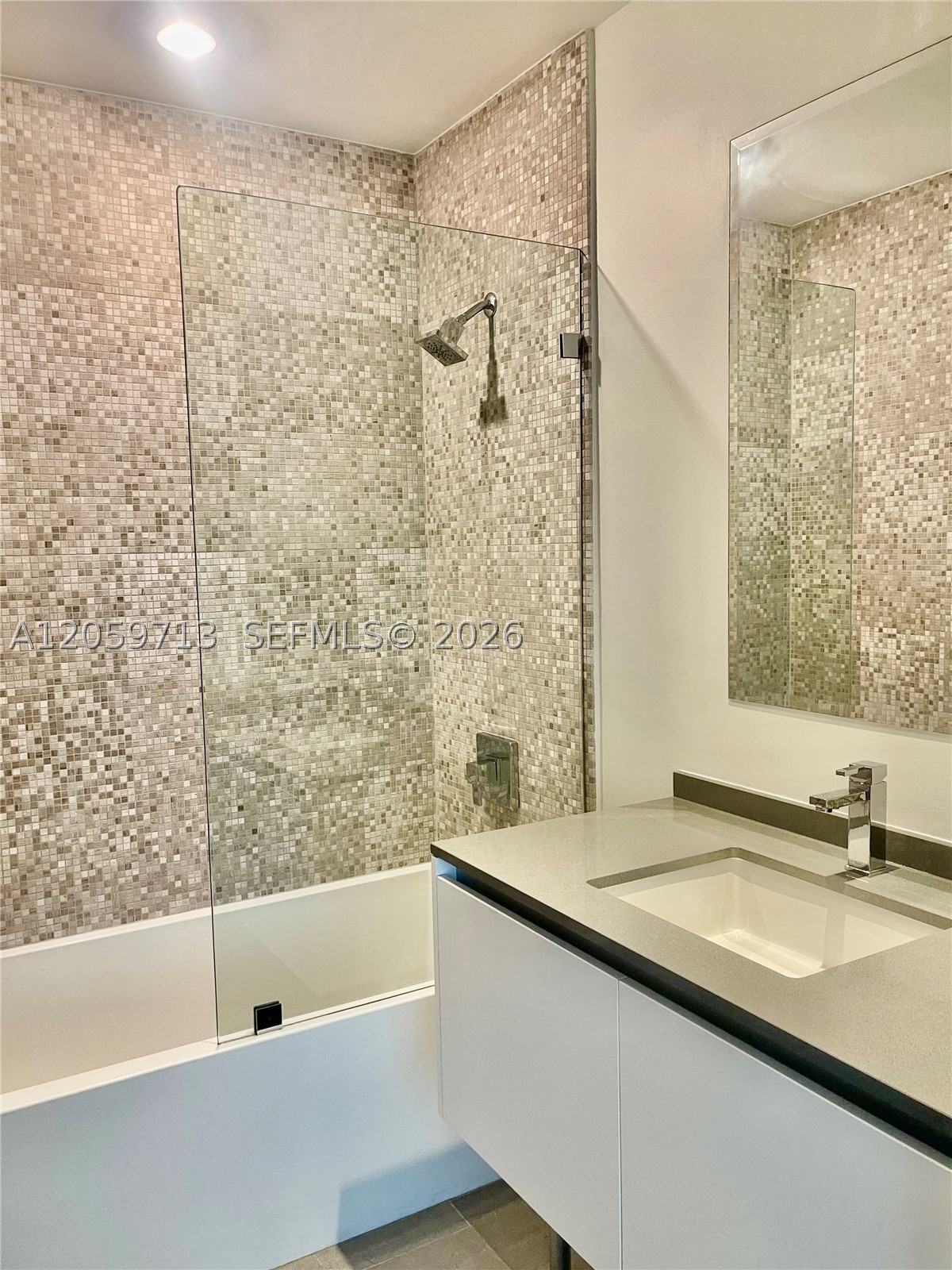 88 SW 7th St #2902 Miami, FL 33130