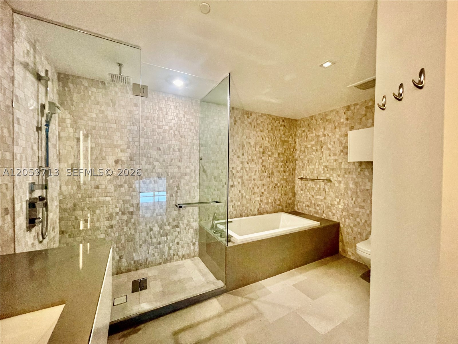 88 SW 7th St #2902 Miami, FL 33130