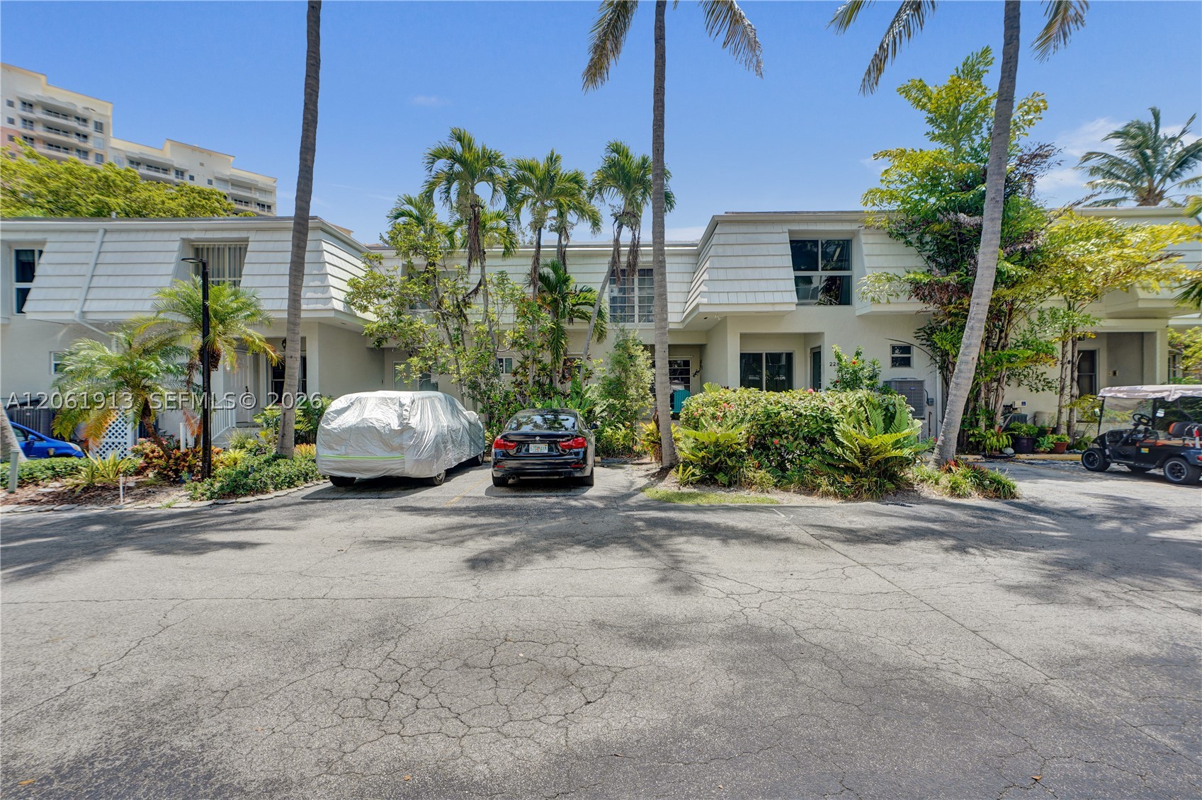 224 Sea Vw Dr #104 Key Biscayne, FL 33149